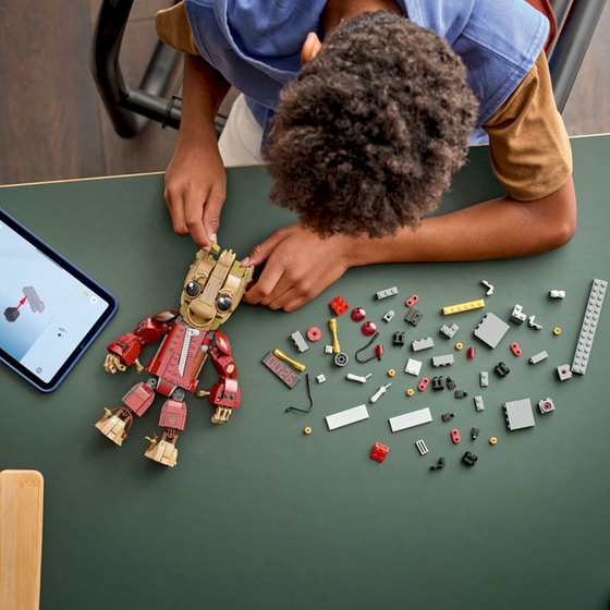 LEGO® Marvel Ravager Jumpsuit Groot (76341) image 4