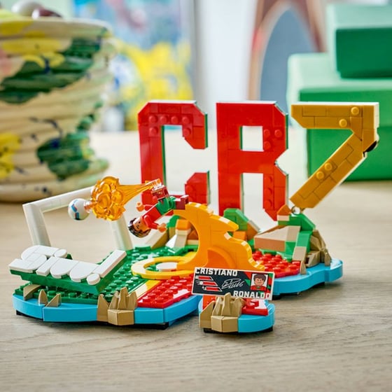 LEGO® Editions Cristiano Ronaldo Οι Καλύτερες Ποδοσφαιρικές Στιγμές (43012) image 7