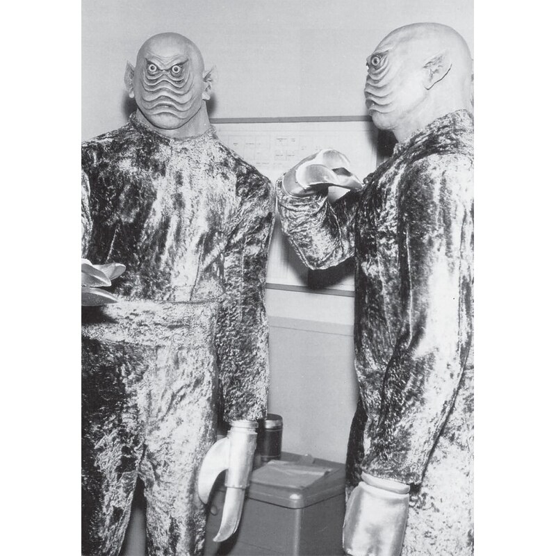 Παρανοική και επανορθωτική ανάγνωση