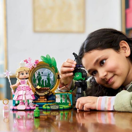 LEGO® Wicked Elphaba & Glinda Figures (75682) image 3