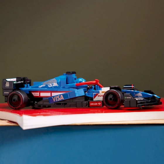 LEGO® Speed Champions Visa Cash App RB VCARB 01 F1® (77246) image 4