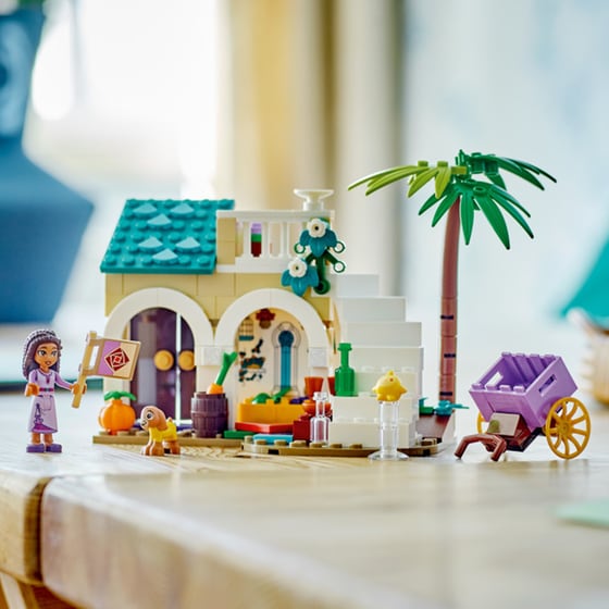 LEGO® Disney Princess King Magnifico's Castle (43224) image 2