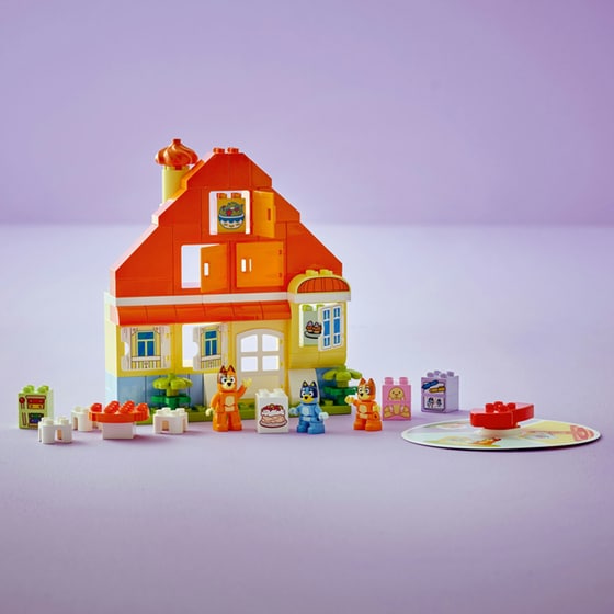 LEGO® DUPLO® Bluey: Bluey's Family House with Memory Game (10459) image 6