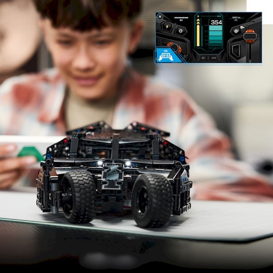 LEGO® Technic Batmobile™ Tumbler (42239) image 12