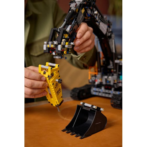 LEGO® Technic™ Volvo EC500 Hybrid Excavator (42215) image 4