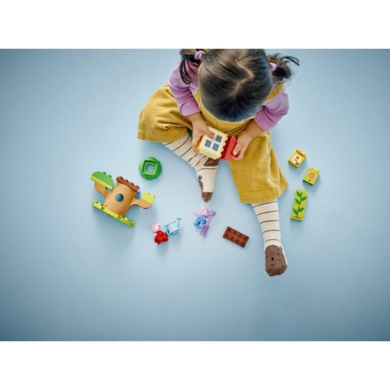 LEGO® Duplo Peppa Pig Garden and Tree House (10431) image 6