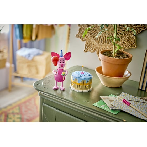 LEGO® Disney Piglet's Birthday Fun (43305) image 4