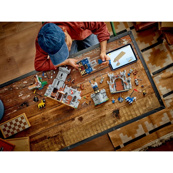 LEGO® Creator 3in1 Medieval Horse Knight Castle (31168) image 4