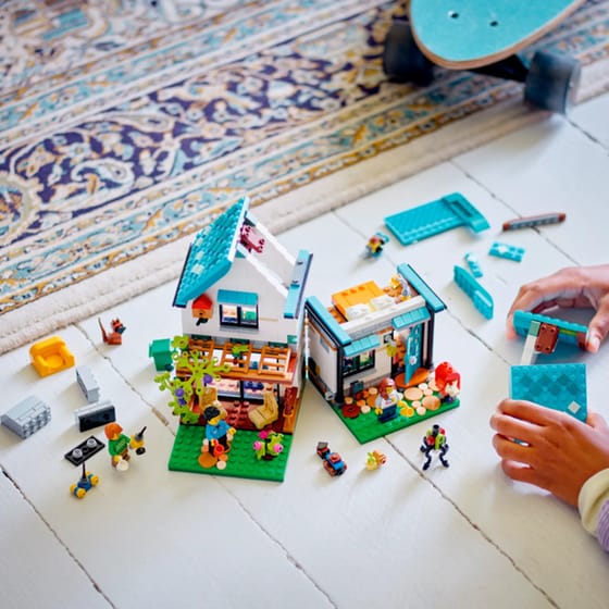 LEGO® Creator Cozy House (31139) image 13