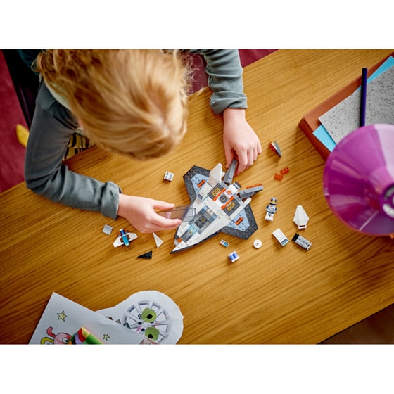 LEGO® City Interstellar Spaceship (60430) image 4