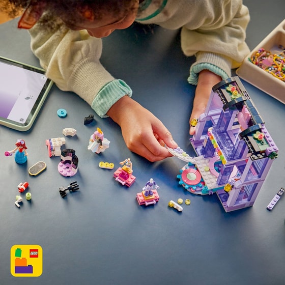 LEGO® Friends Επίδειξη Μόδας Χάρτλεϊκ Σίτυ (42685) image 7