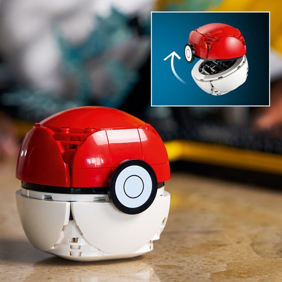 LEGO® Pokémon™ Pikachu and Poké Ball (72152) image 5
