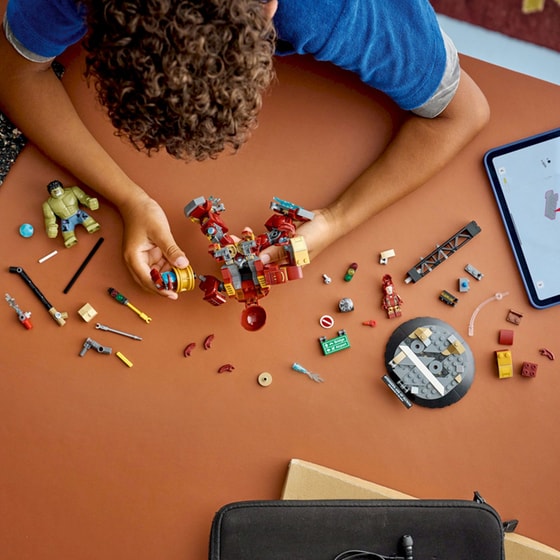 LEGO® Marvel Epic Battle: Hulkbuster vs. The Hulk (76343) image 4