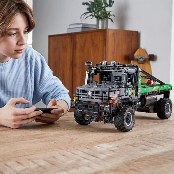 LEGO® Technic Control+ R/C Τηλεκατευθυνόμενο 4x4 Mercedes-Benz Zetros Trial Truck (42129) image 6