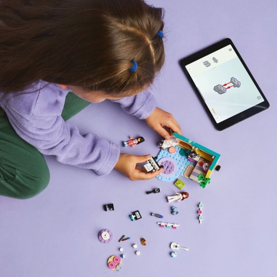 LEGO® Friends Το Δωμάτιο της Πέιζλι (42647) image 9