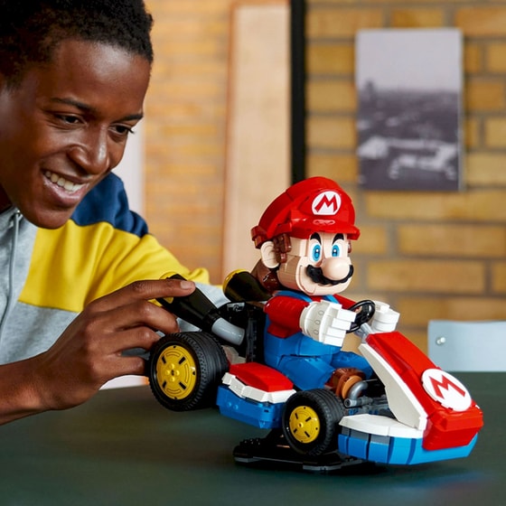 LEGO® Super Mario™: Mario Kart™ - Mario & Standard Kar (72037) image 5